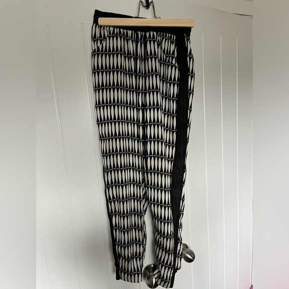 Molly Bracken light weight tapered pant XS - Picture 1 of 5